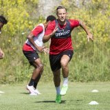 Le défenseur valaisan Reto Ziegler s’échauffe lors d'un entrainement du FC Sion pour la nouvelle saison du championnat de Super League.